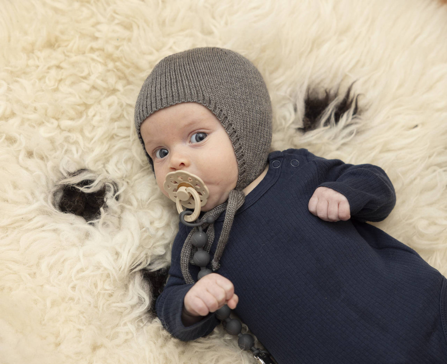 Wool-Silk Newborn Bonnet "Mio"