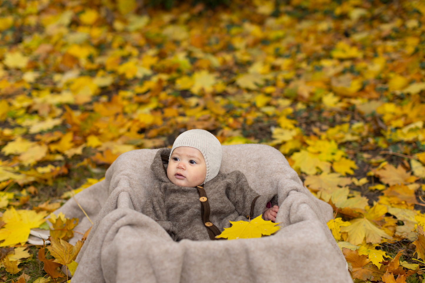 Wool-Silk Newborn Bonnet "Mio"